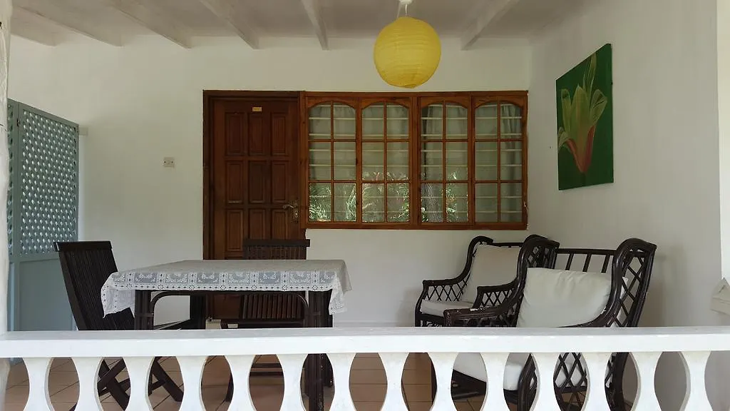 *** Guest house Beau Vallon Bungalows Seychelles