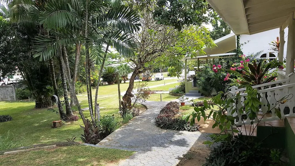 Beau Vallon Bungalows 3*, Beau Vallon (Mahe)