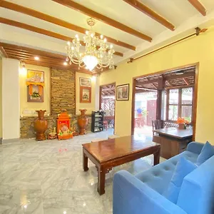 Chaluenxay Xiengthong Place 3*, Luang Prabang Laos