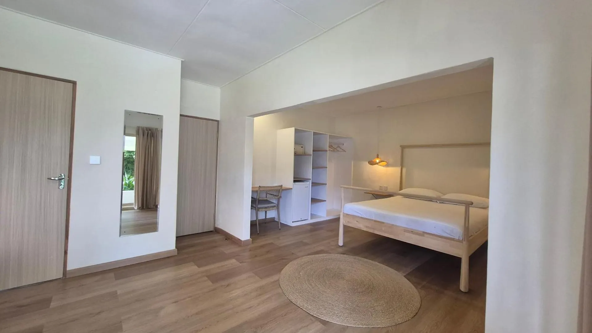 Beau Vallon Bungalows